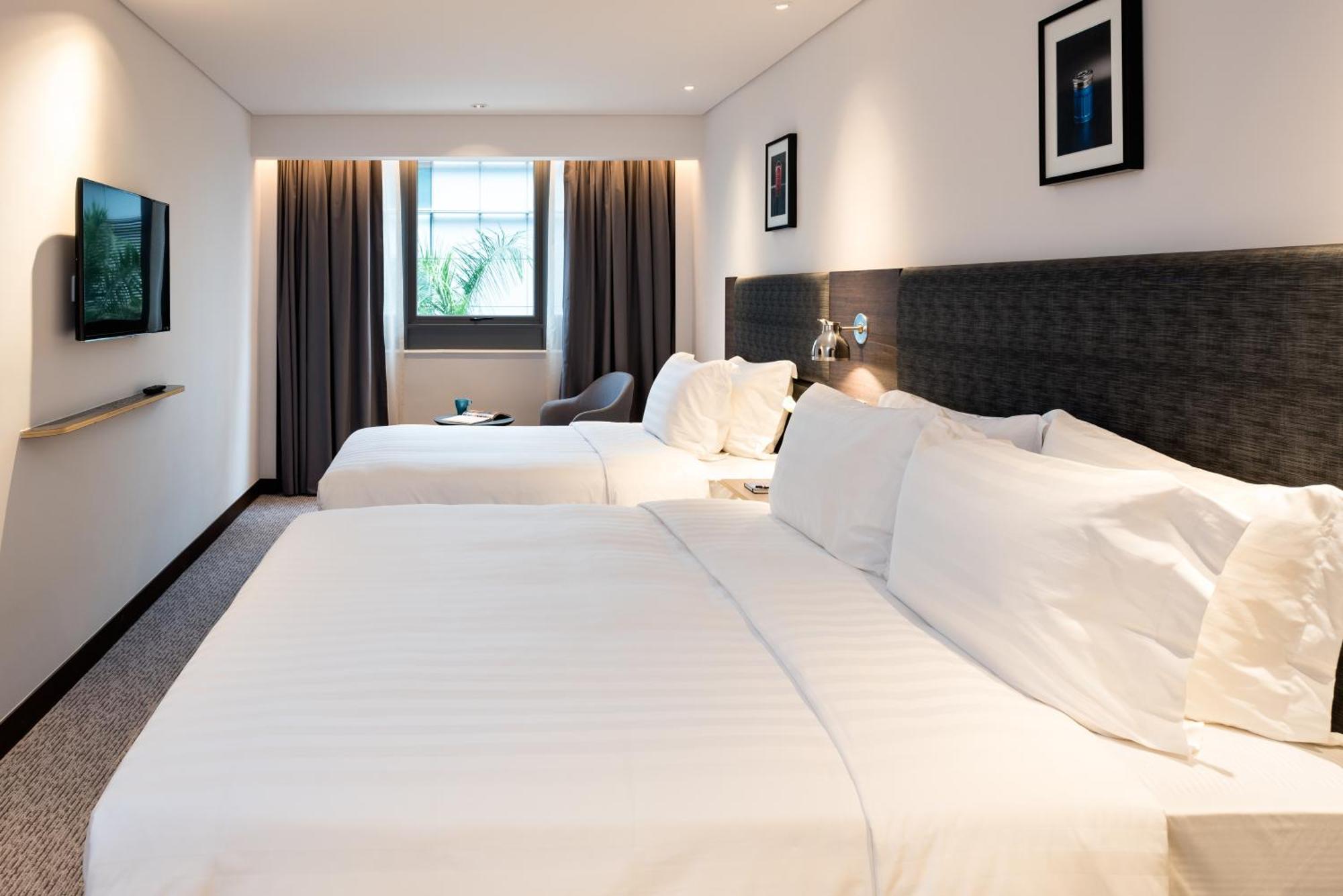 Camlux 4* Hong Kong